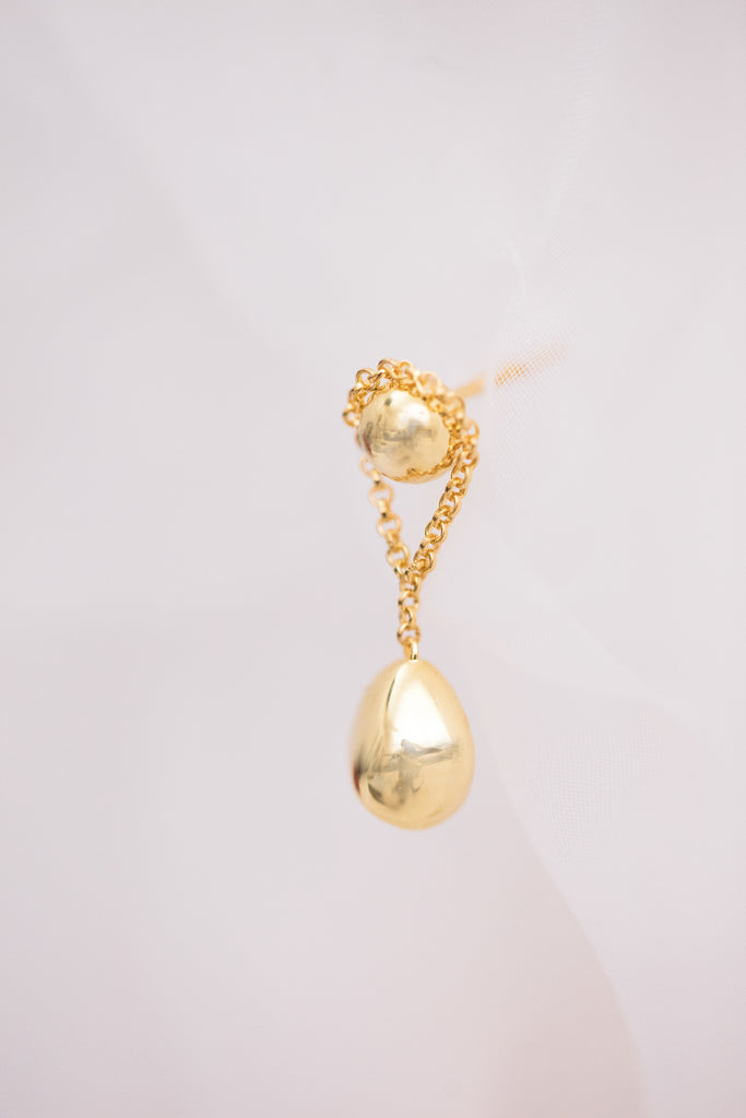 Golden Comet On The Chain Earring / Brooch